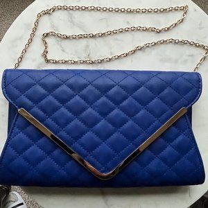 Blue clutch with chain